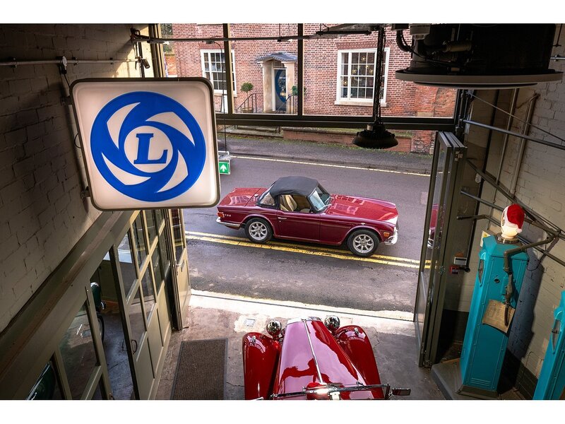 Triumph  Convertible 2.5 Petrol