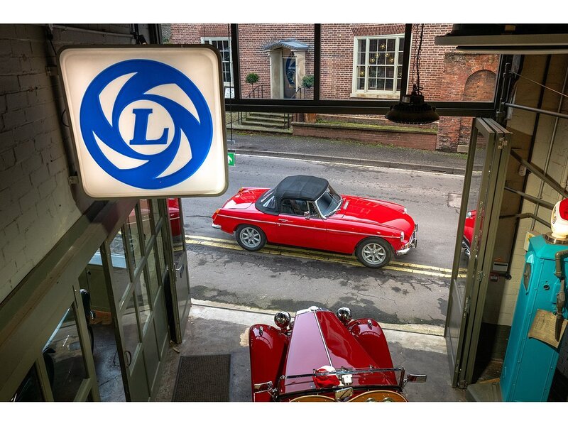 MG Roadster | Overdrive