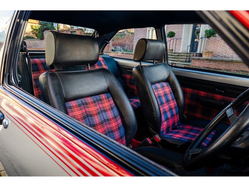 Vauxhall 2300 HS 5-speed Manual