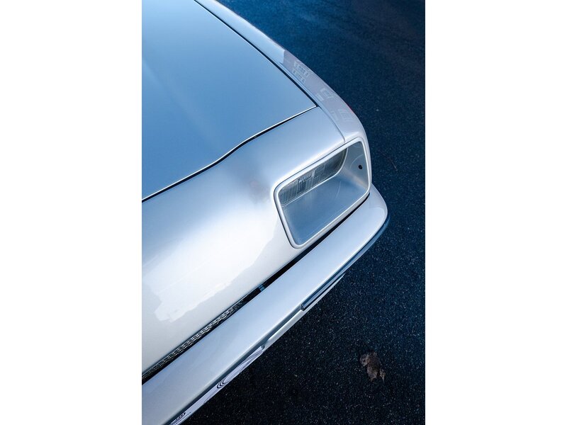 Vauxhall 2300 HS 5-speed Manual