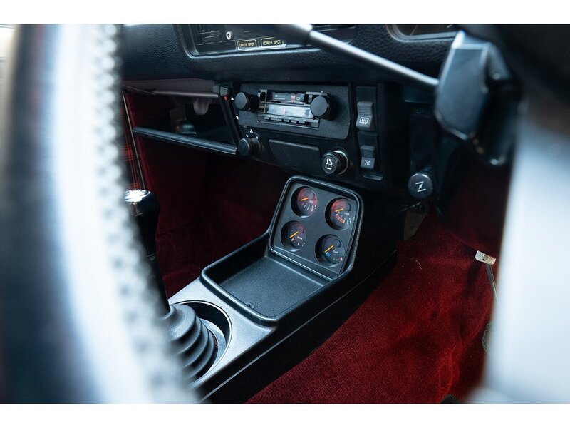 Vauxhall 2300 HS 5-speed Manual