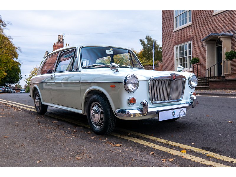 MG MG 1300 MK2 2 Door Saloon manual