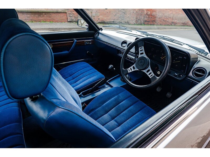 Opel 2.0 SR Berlinetta 5-Speed Manual