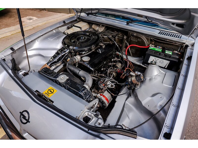 Opel 2.0 SR Berlinetta 5-Speed Manual