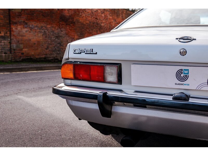 Opel 2.0 SR Berlinetta 5-Speed Manual