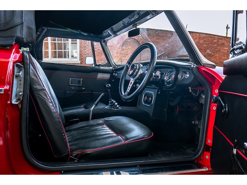 MG 1969 MGC Roadster 3.0 O/D power steering