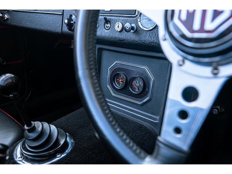 MG 1969 MGC Roadster 3.0 O/D power steering