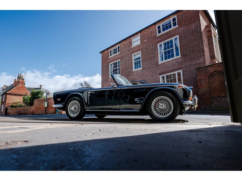 Triumph 1969 Triumph TR5 PI Manual with O/D