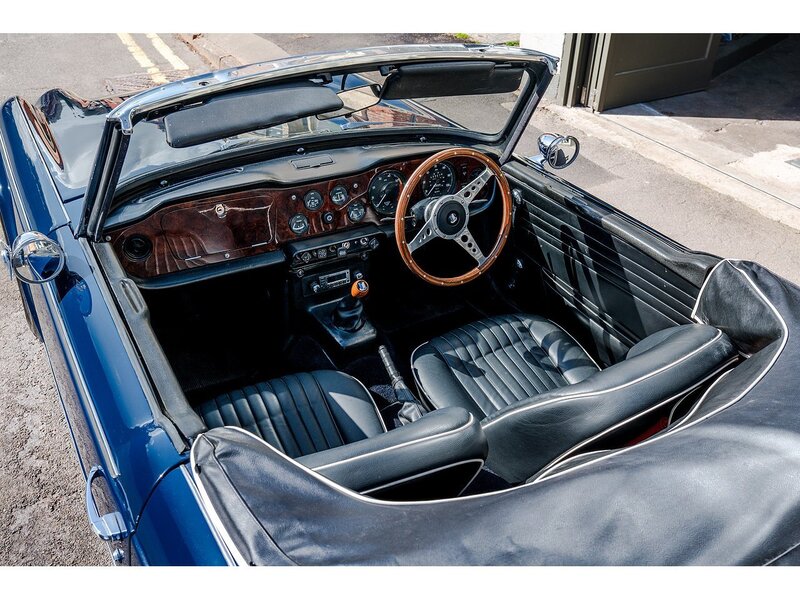 Triumph 1969 Triumph TR5 PI Manual with O/D
