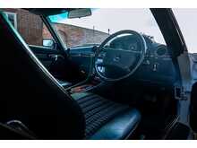 Mercedes-Benz 300 SL R107 