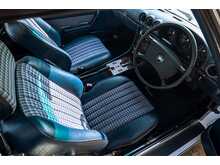 Mercedes-Benz 300 SL R107 