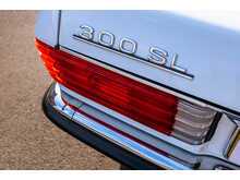 Mercedes-Benz 300 SL R107 