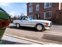 Mercedes-Benz 300 SL R107 