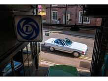 Mercedes-Benz 300 SL R107 