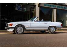 Mercedes-Benz 300 SL R107 