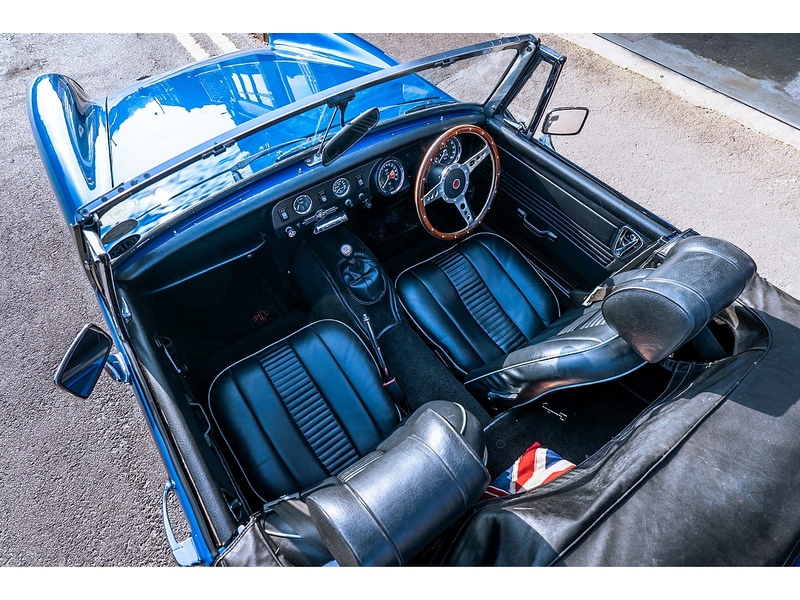 MG 1972 MG Midget RWA 1275 teal blue