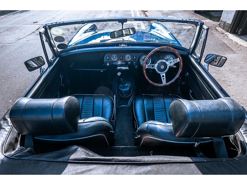 MG 1972 MG Midget RWA 1275 teal blue