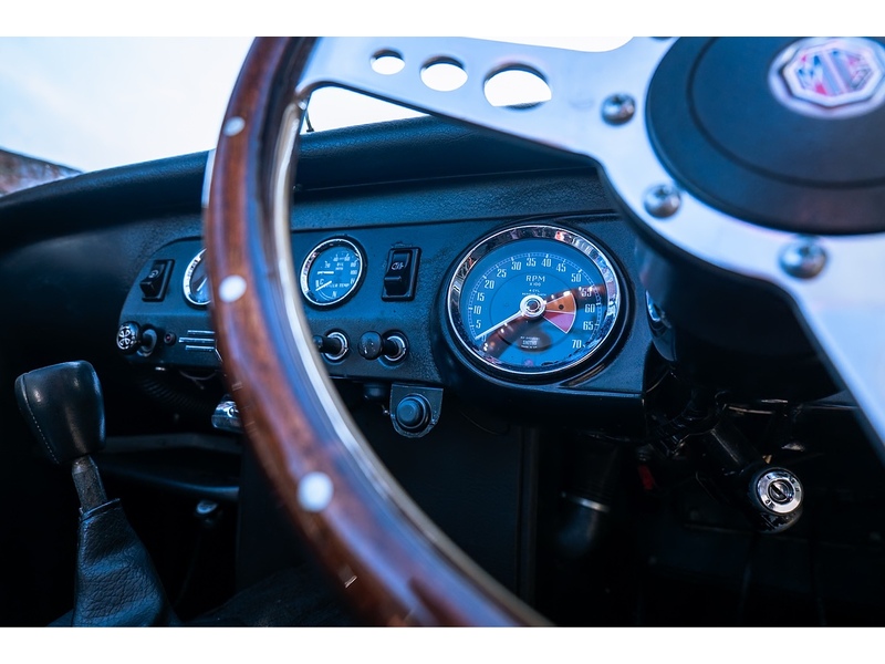 MG 1972 MG Midget RWA 1275 teal blue