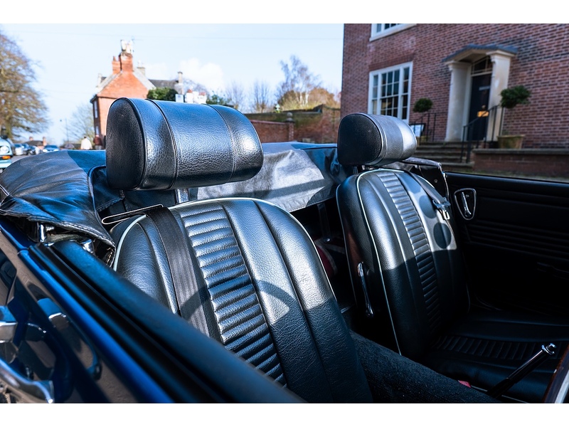 MG 1972 MG Midget RWA 1275 teal blue