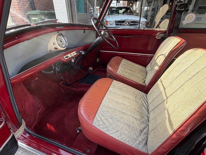 Morris Mini Minor De luxe  Saloon 0.8 manual Petrol