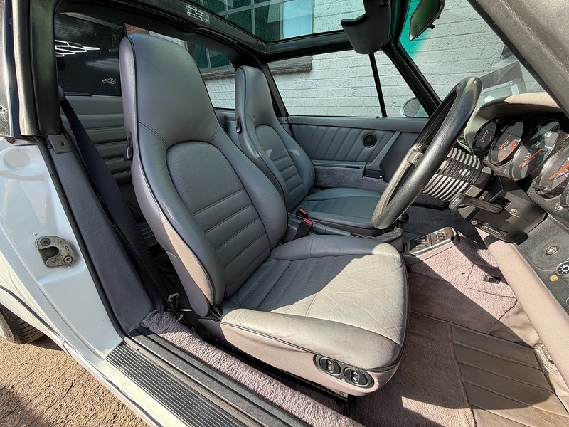 Porsche 964 Carrera 4 Targa Manual