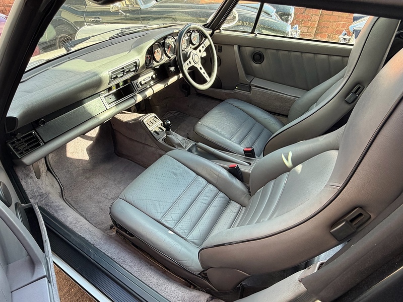 Porsche 964 Carrera 4 Targa Manual