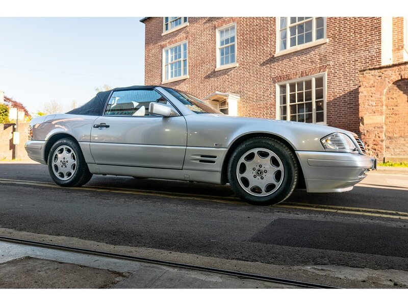 Mercedes-Benz 3.2 SL320 Limited Edition Convertible 2dr Petrol Automatic (231 bhp)