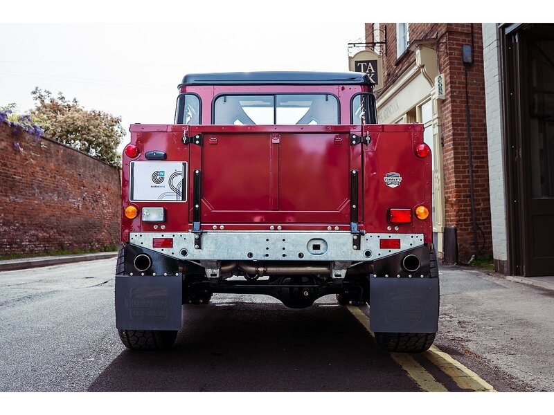 Land Rover V8 Automatic Turner's Offroad