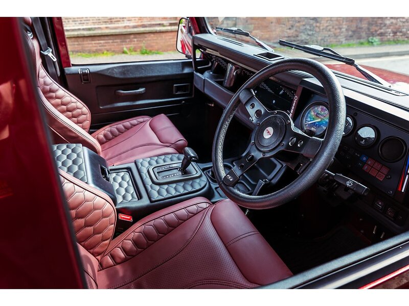Land Rover V8 Automatic Turner's Offroad