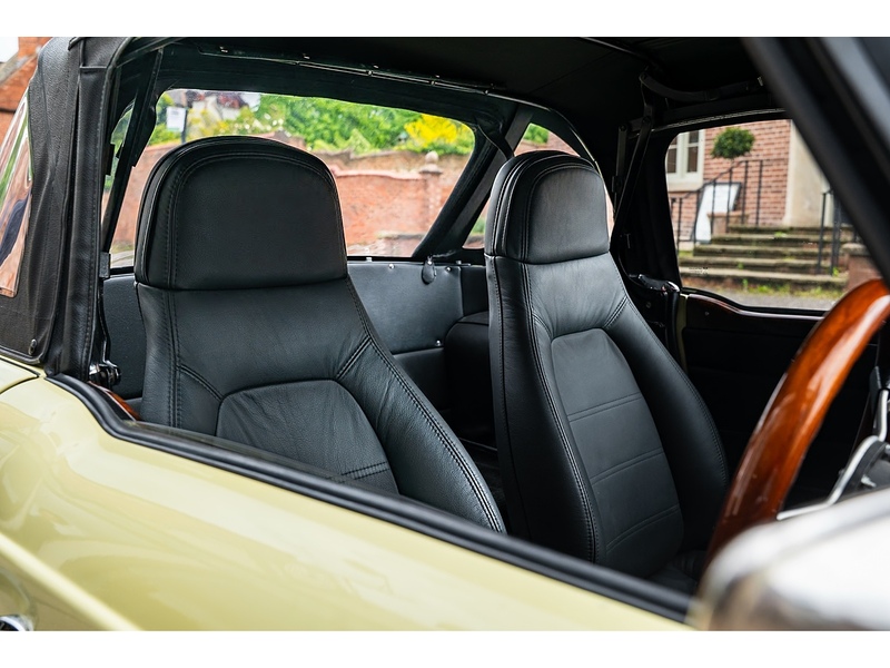 Triumph Convertible Convertible 2.5 Petrol