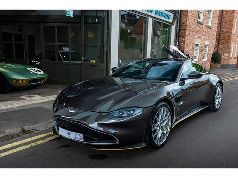 2021 Aston Martin V8 Vantage 007...