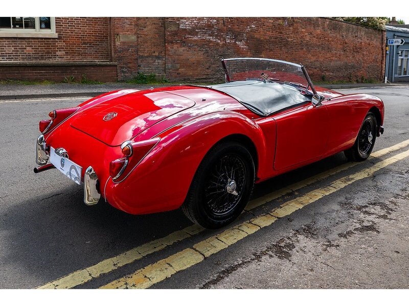 MG MGA 1600