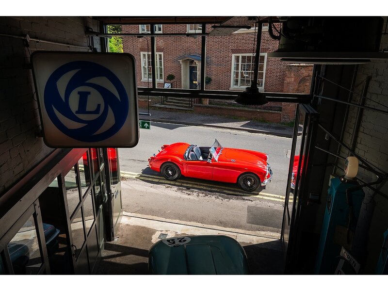 MG MGA 1600