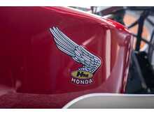 Honda CB400F Mike Hailwood Evocation 