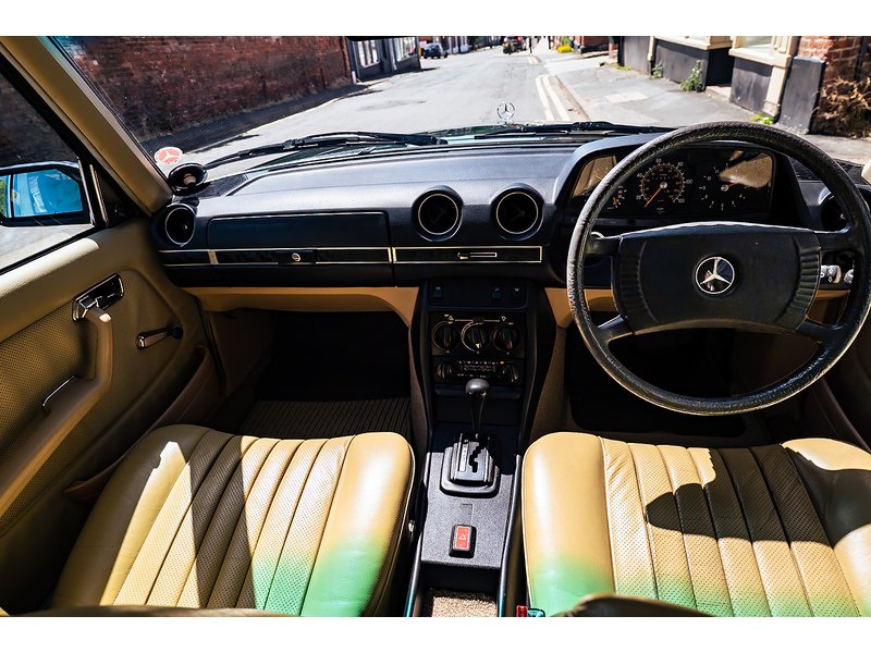 Mercedes-Benz W123 Saloon Automatic