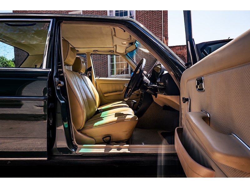 Mercedes-Benz W123 Saloon Automatic