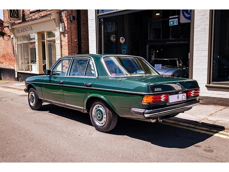 Mercedes-Benz W123 Saloon Automatic