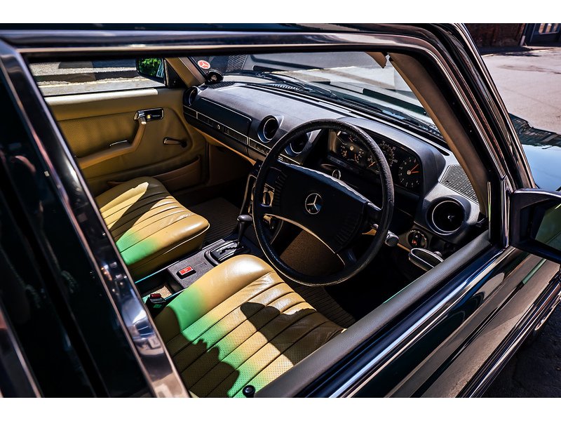 Mercedes-Benz W123 Saloon Automatic