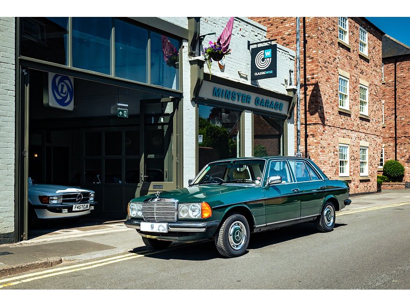Mercedes-Benz W123 Saloon Automatic