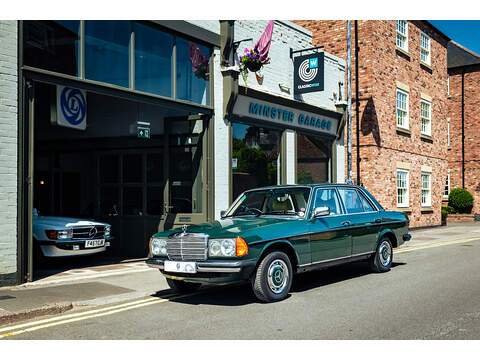 W123 Saloon Automatic