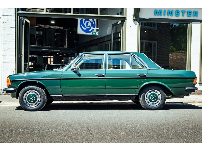 Mercedes-Benz W123 Saloon Automatic