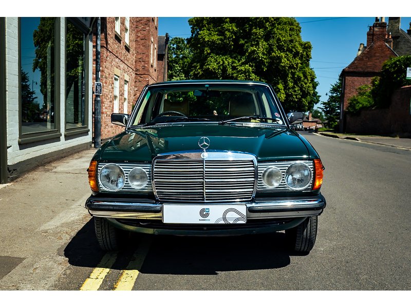 Mercedes-Benz W123 Saloon Automatic
