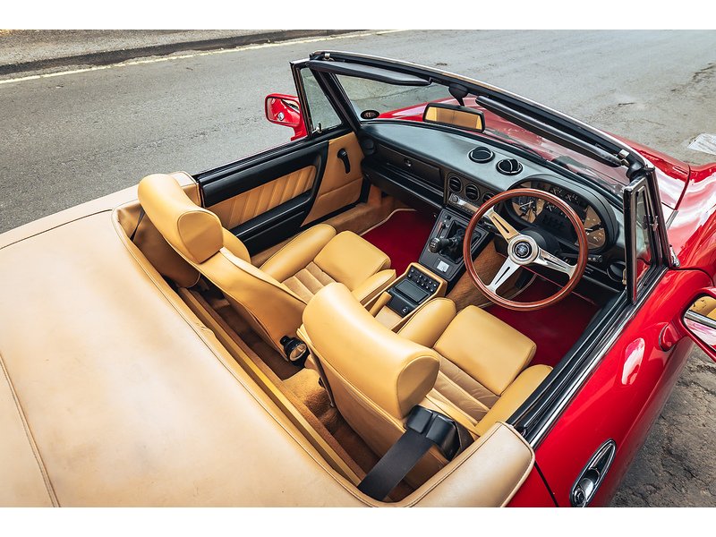 Alfa Romeo  Convertible 2.0 Manual Petrol