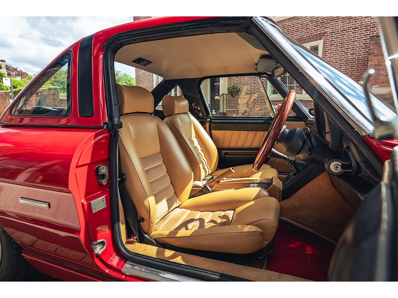 Alfa Romeo  Convertible 2.0 Manual Petrol