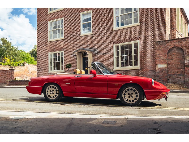 Alfa Romeo  Convertible 2.0 Manual Petrol