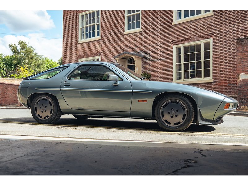 Porsche 1983 Porsche 928 S 4.7 V8 Auto