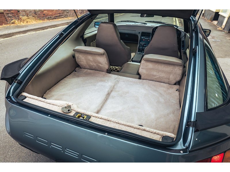 Porsche 1983 Porsche 928 S 4.7 V8 Auto