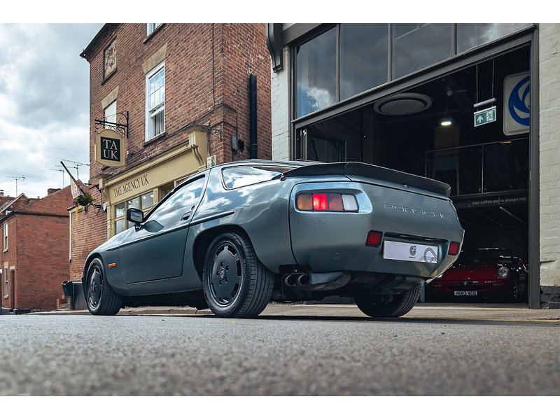 Porsche 1983 Porsche 928 S 4.7 V8 Auto
