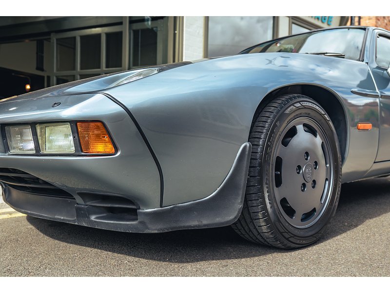 Porsche 1983 Porsche 928 S 4.7 V8 Auto