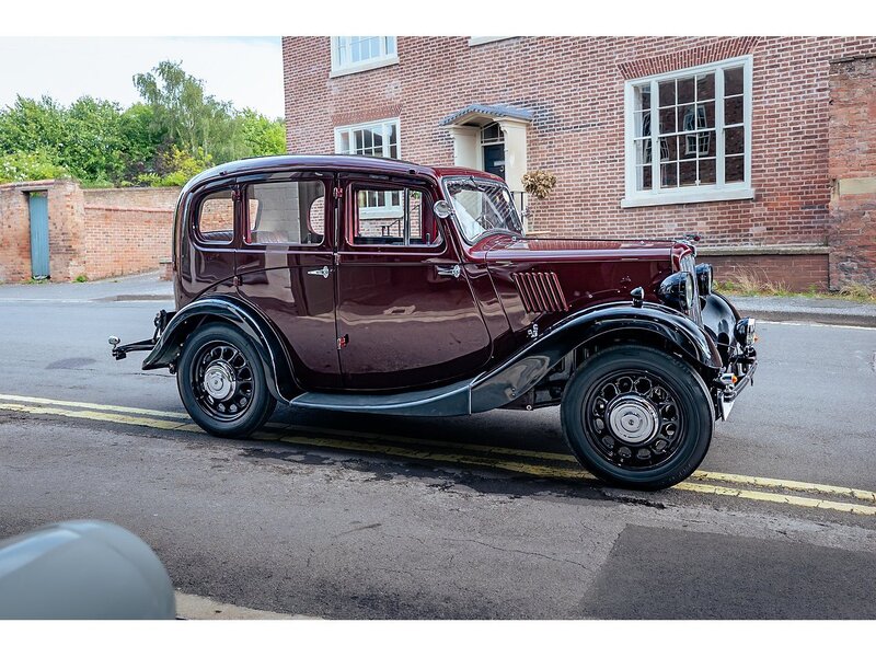Morris  Saloon 918cc Pre-War British Classic